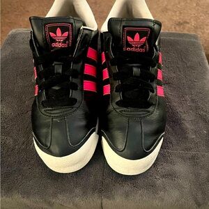 Original Adidas Samoa sneakers. Womens size US 8 1/2